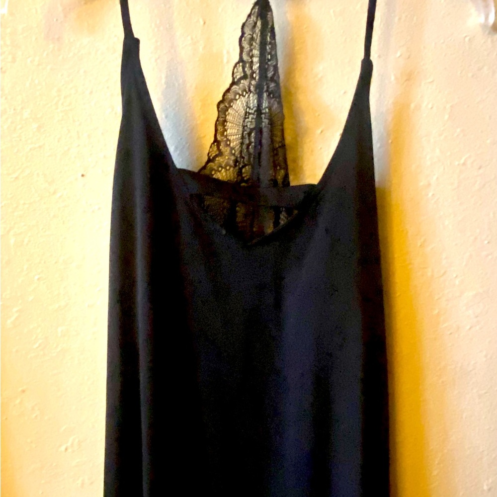 Ladies Size M Black Sleeveless Top.